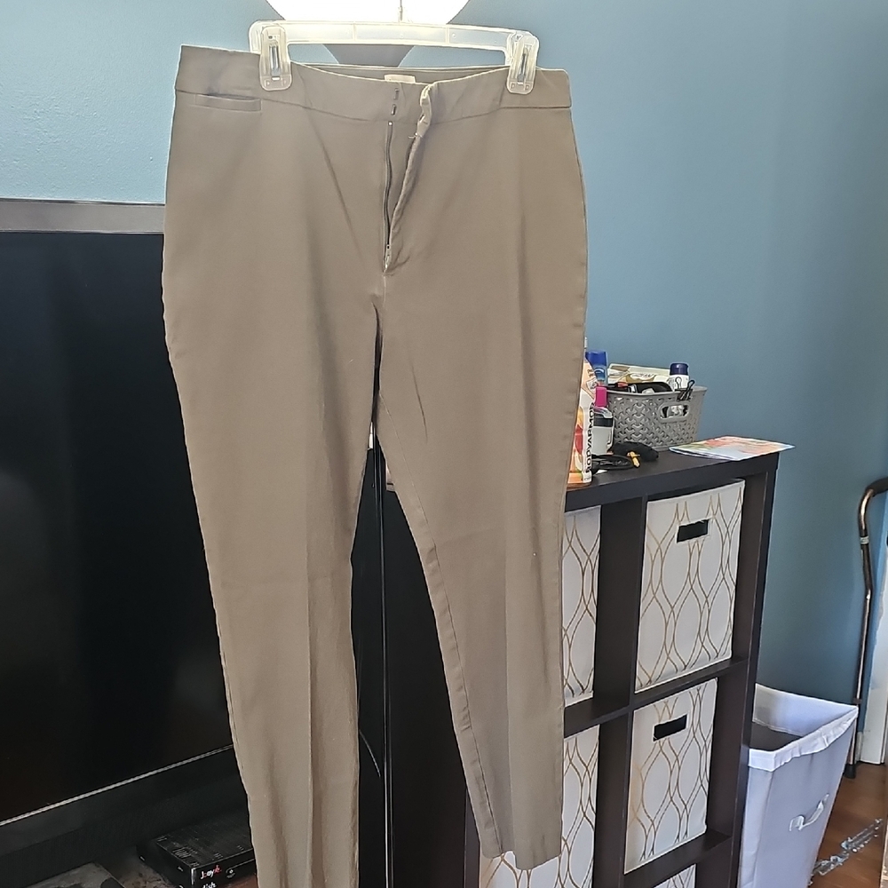 Womens Dark Green 3/4 Length Pants